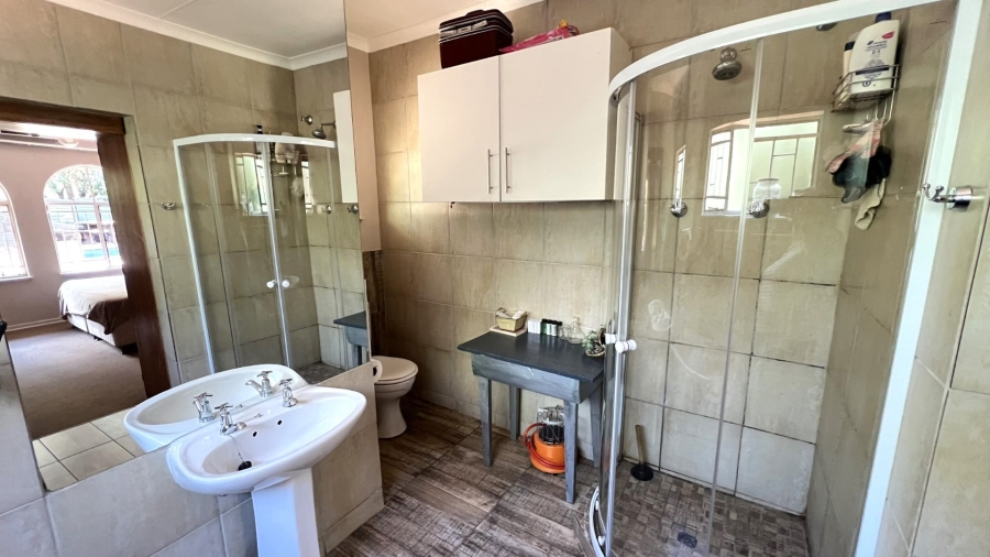 4 Bedroom Property for Sale in Pellissier Free State